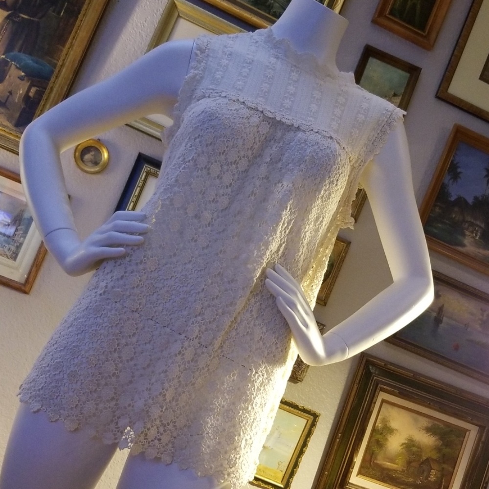 Lily's Closet Sleeveless Crocheted Top